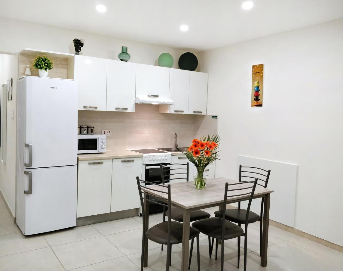 Central Rooms - Near Valletta & Sliema - Best Bus Lines Hamrun 외부 사진