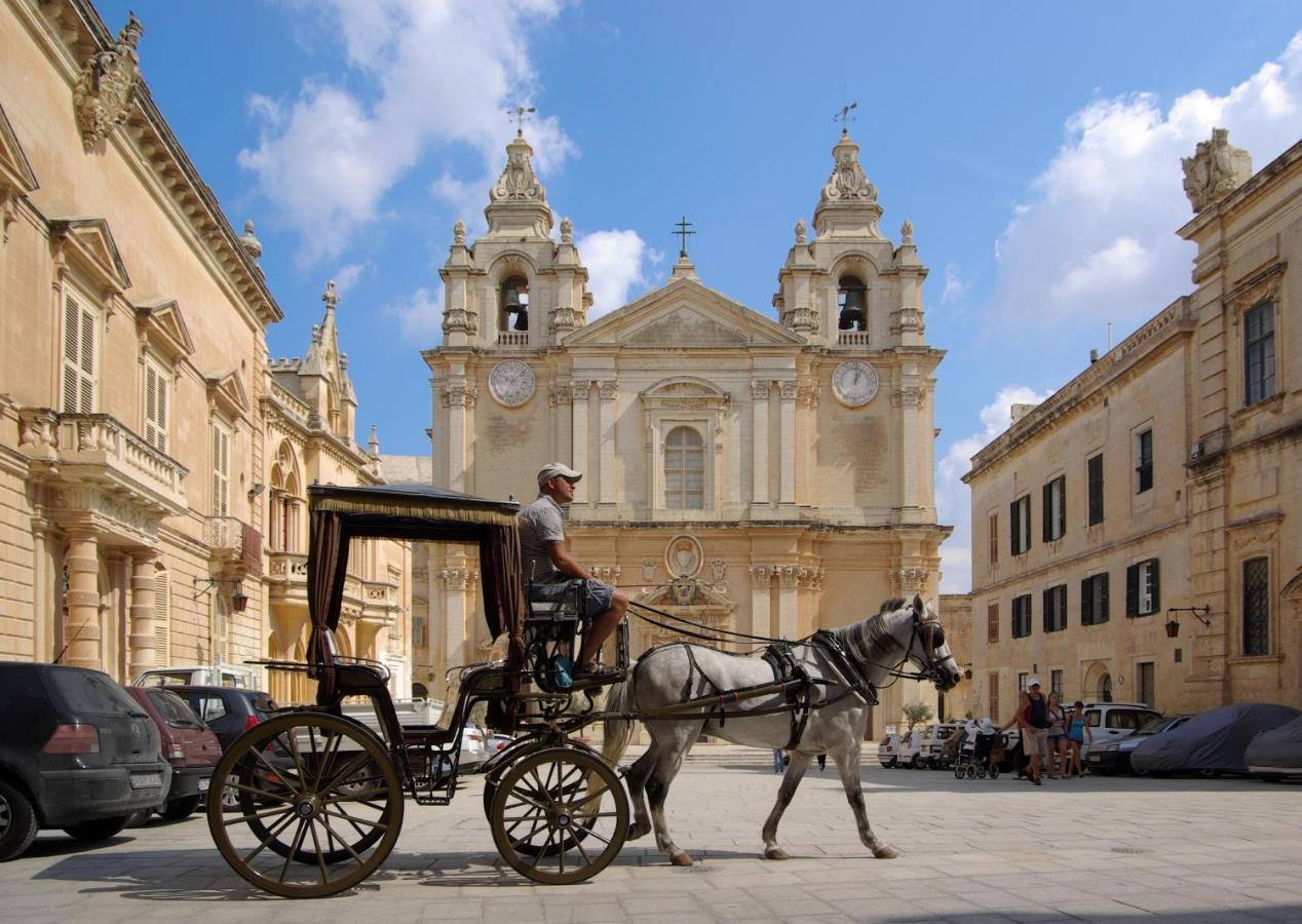 Central Rooms - Near Valletta & Sliema - Best Bus Lines Hamrun 외부 사진